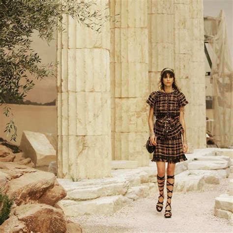 chanel cruise 2018 details|chanel ancient greece.